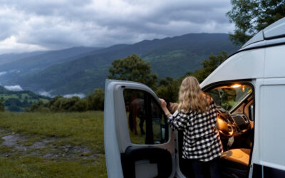 Viajar en camper vs hotel: qué experiencia encaja más contigo